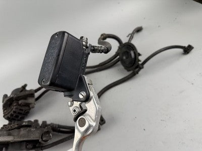 Honda VFR800 RC46 FI Bremsanlage Brake Bremse vorne front Sattel Pumpe Leitung