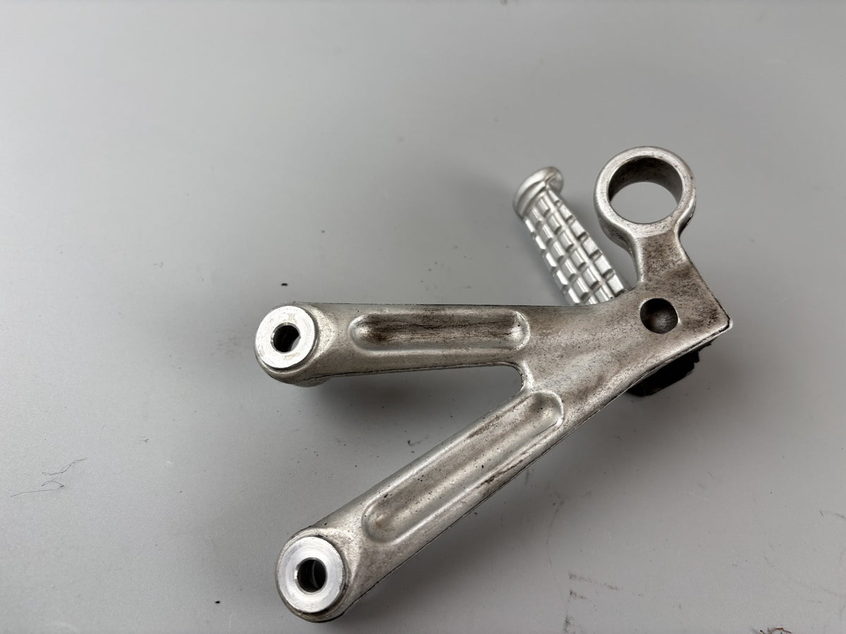 Triumph Daytona 955 T 595 Soziusfußraste Fußraste Foot Hangers rechts right