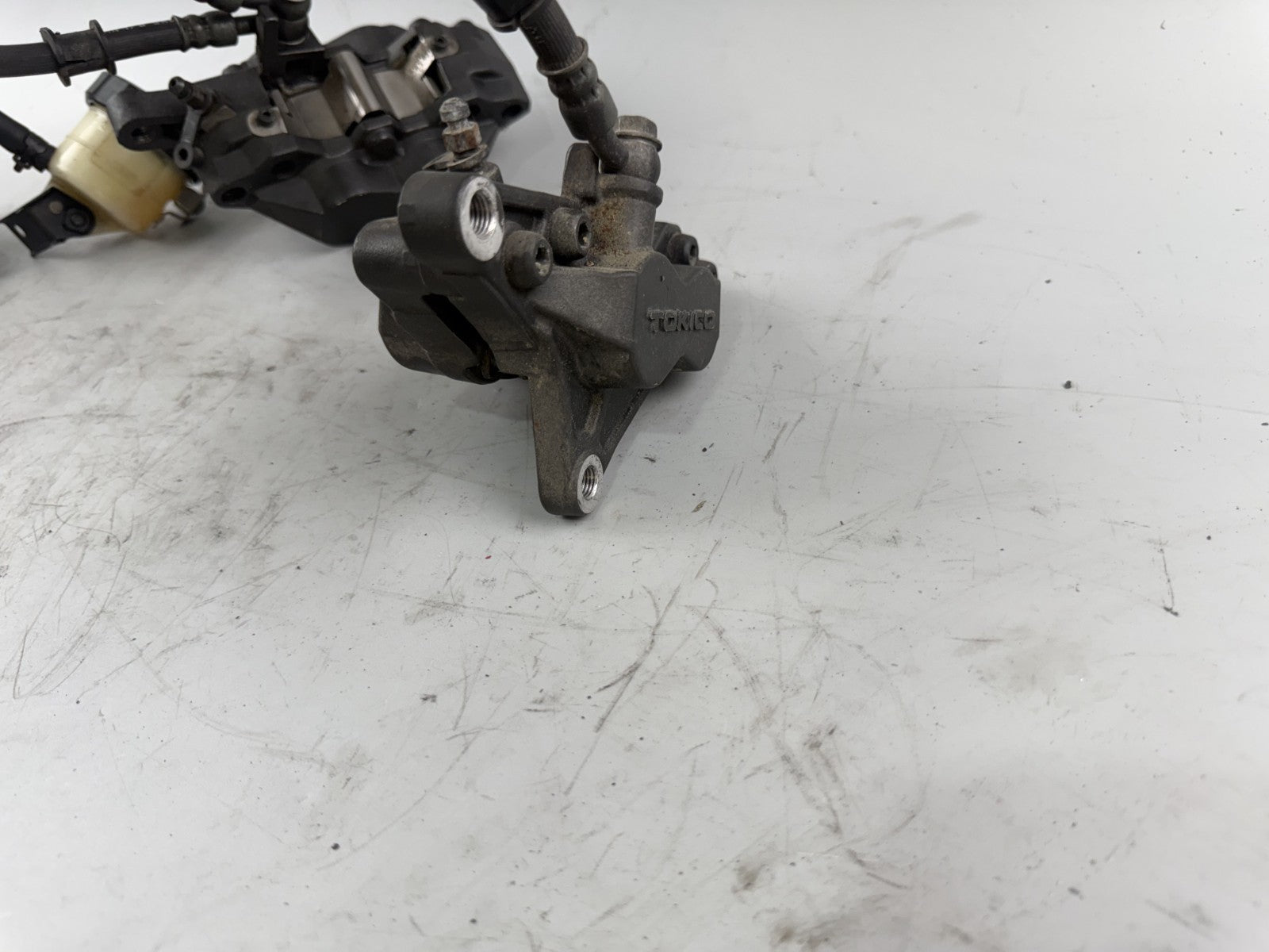 Suzuki GSX-R 600 SRAD AD 97-00 Bremsanlage vorne front Sattel Pumpe Brake
