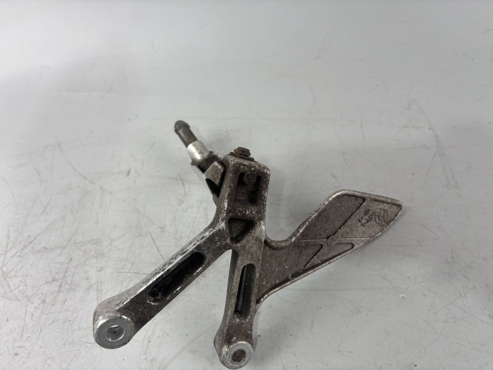 Honda VFR750 F Rc36/2 Fußraste vorne front Foot Hangers Step links left
