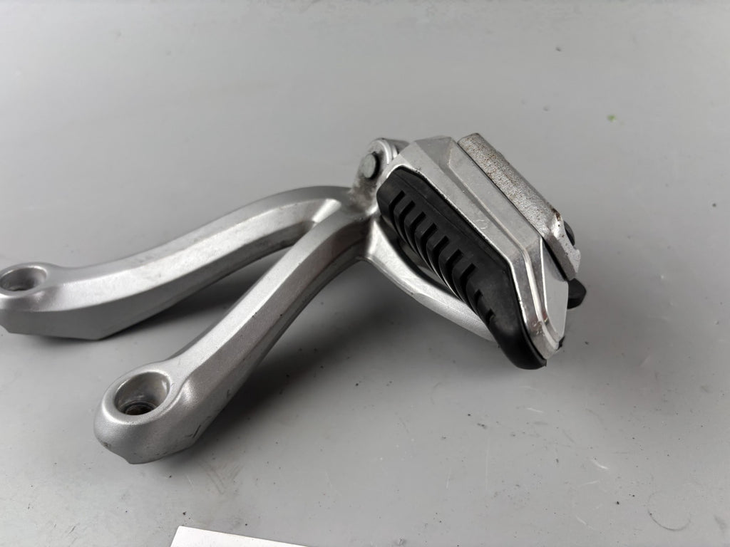 Suzuki GSX 650 F FA WVCJ Soziusfußraste Foot Step Hanger Beifahrer hinten rechts