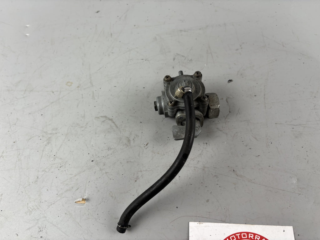 Honda CBX 650 E RC13 Benzinhahn Fuel Gas Ventil Kraftstoffhahn Treibstoff