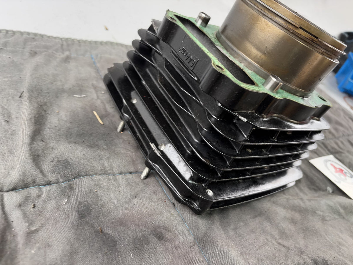Honda SLR 650 Vigor FX 650 RD09 Zylinder Cylinder Motor Engine