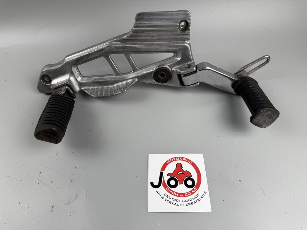 Kawasaki ER 5 ER500A Fußrastenanlage Fußraste Step Hangers Halteplatte links