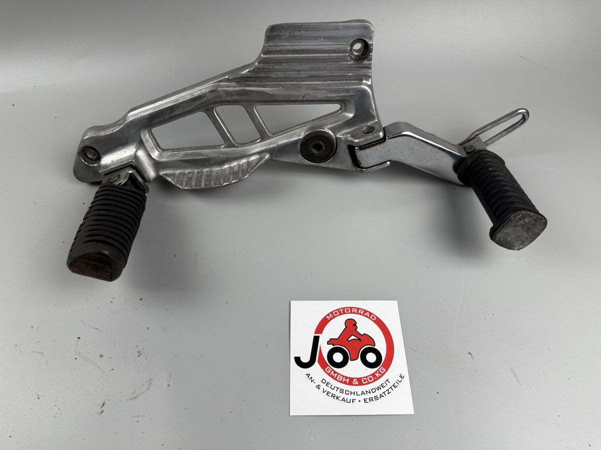 Kawasaki ER 5 ER500A Fußrastenanlage Fußraste Step Hangers Halteplatte links