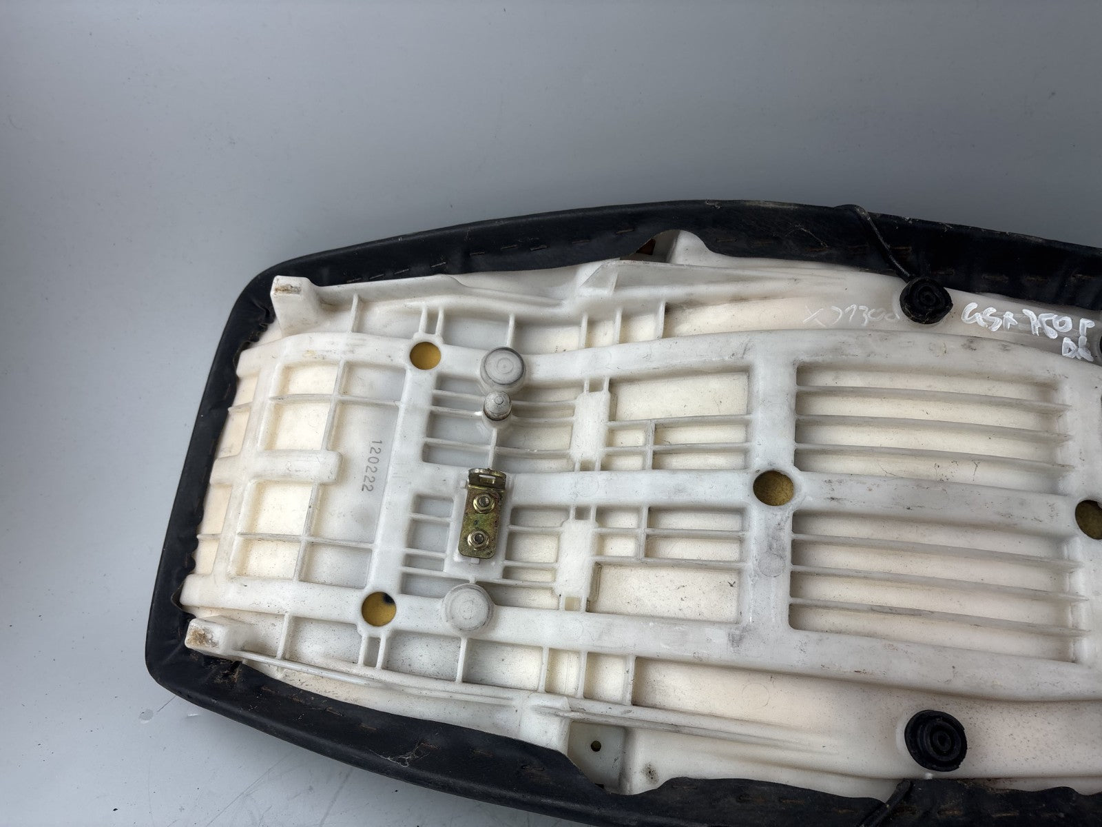 Yamaha XJR1300 RP02 Sitzbank Seat Sitz Kissen Polster