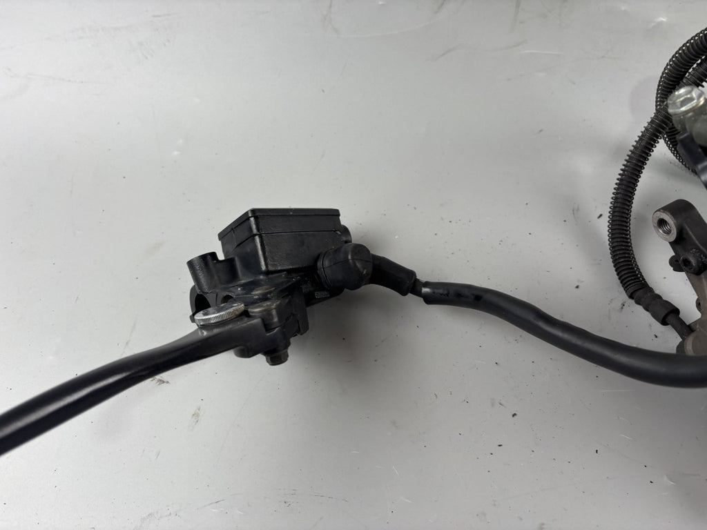 Kawasaki ZRX1100 ZRT10C Bremsanlage Bremse Brake Sattel Pumpe vorne front