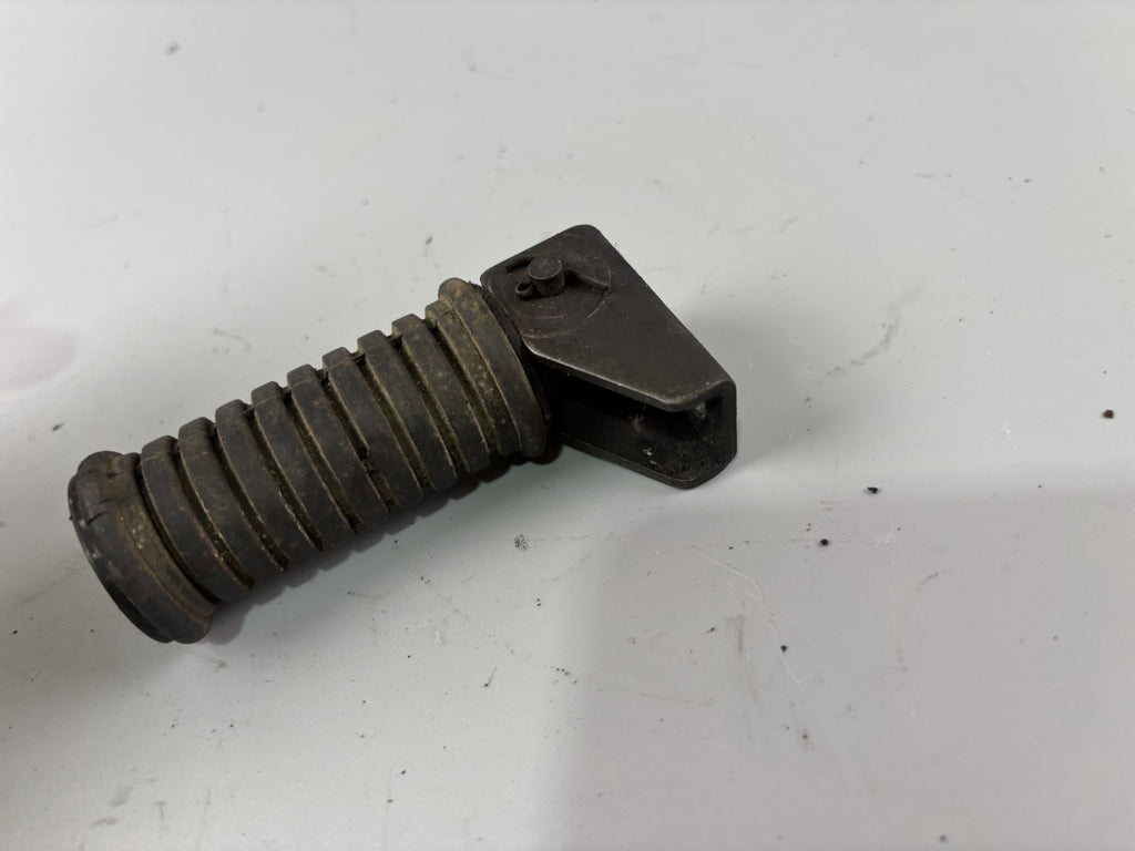 Kawasaki BN125A EL125 Eliminator Fußraste Hangers Foot Step hinten links left