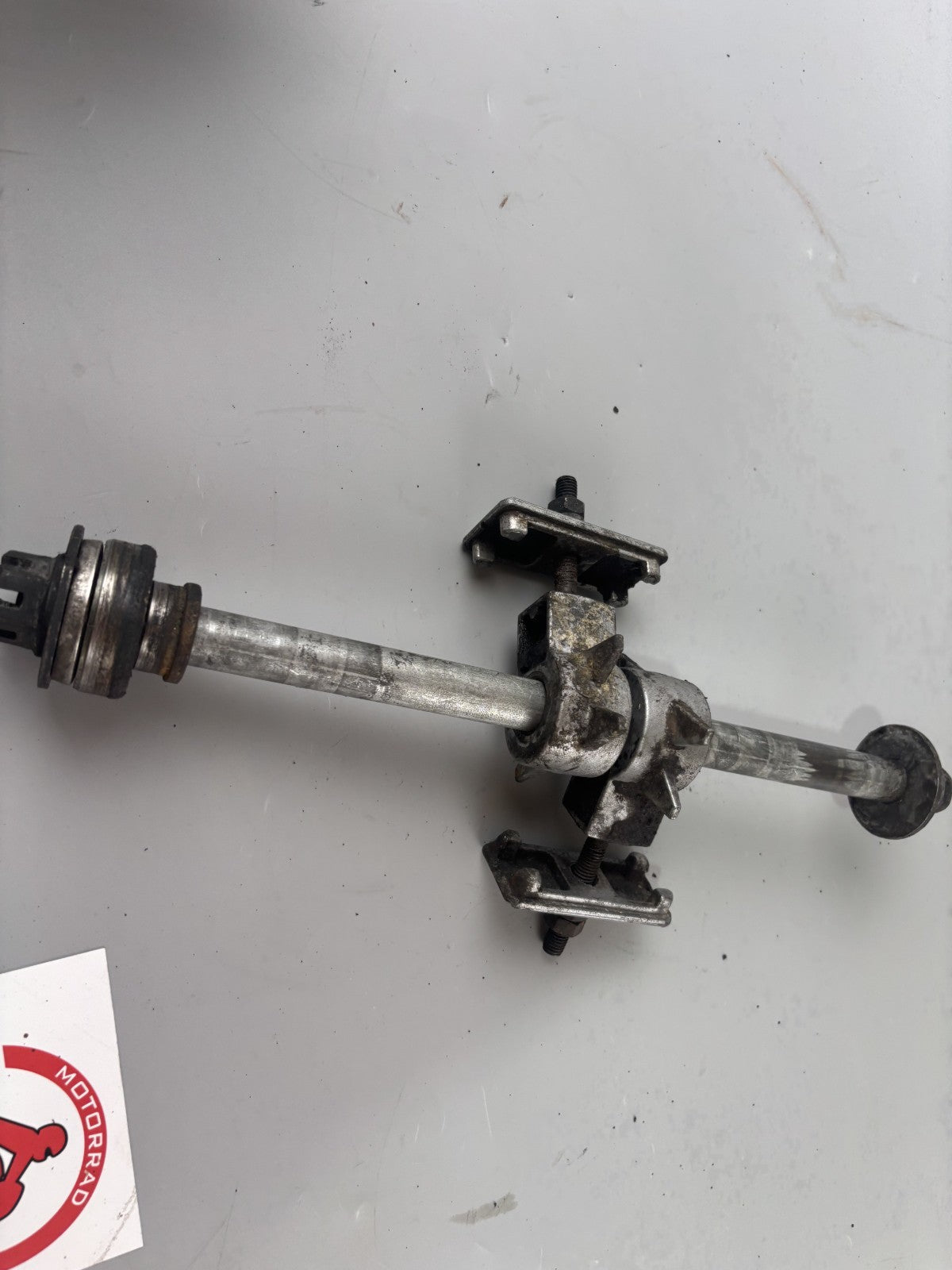 Yamaha TDM 850 3VD Achse Steckachse Antrieb Kettenspanner