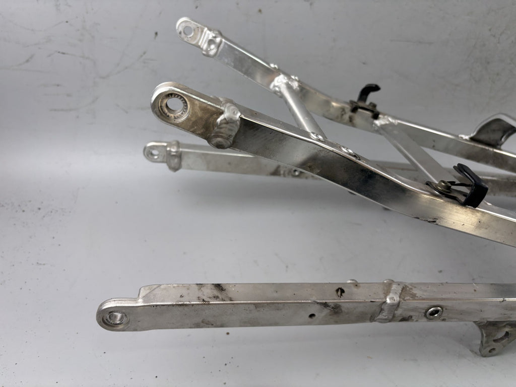 Suzuki GSX-R 1100 W GU75C Heckrahmen Frame Verbindung