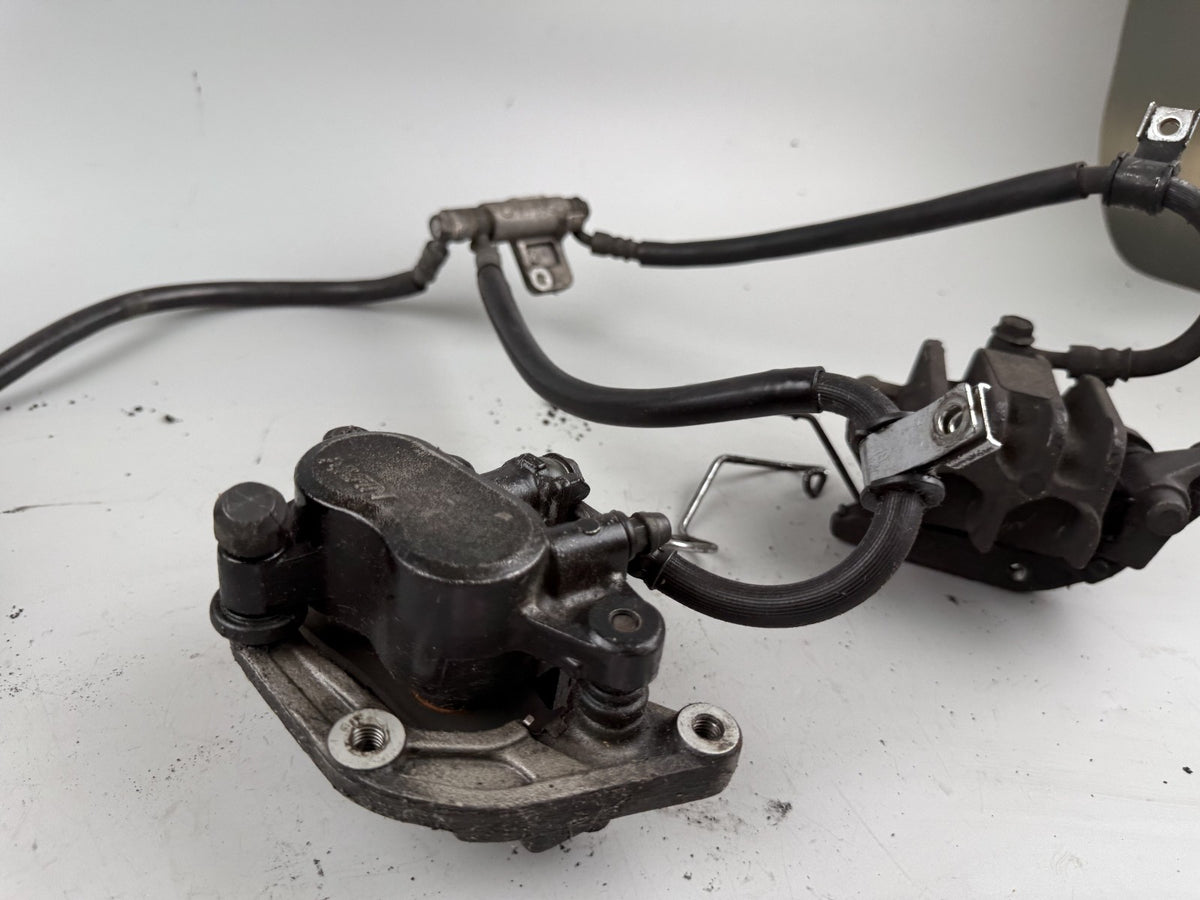 Suzuki GSF600 GN77B Bandit Bremsanlage Brake Bremse front vorne Sattel Pumpe