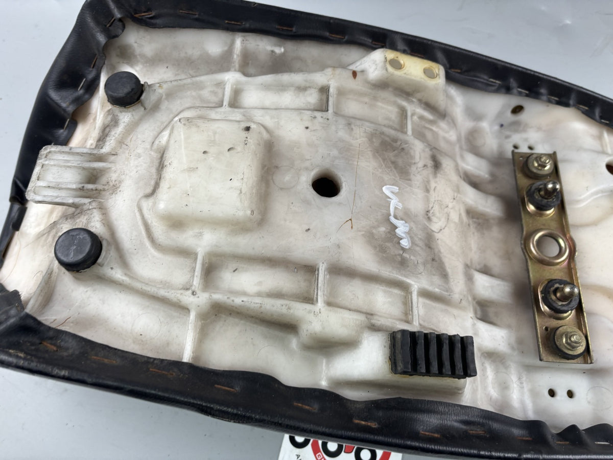Suzuki VX 800 VS51B Sitz Sitzbank Seat Sitzkissen Sitzbezug