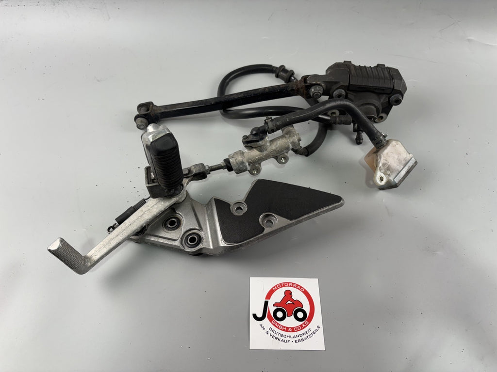 Suzuki GSF600 GN77B Bremsanlage Bremse Brake Sattel Pumpe hinten back Fußraste