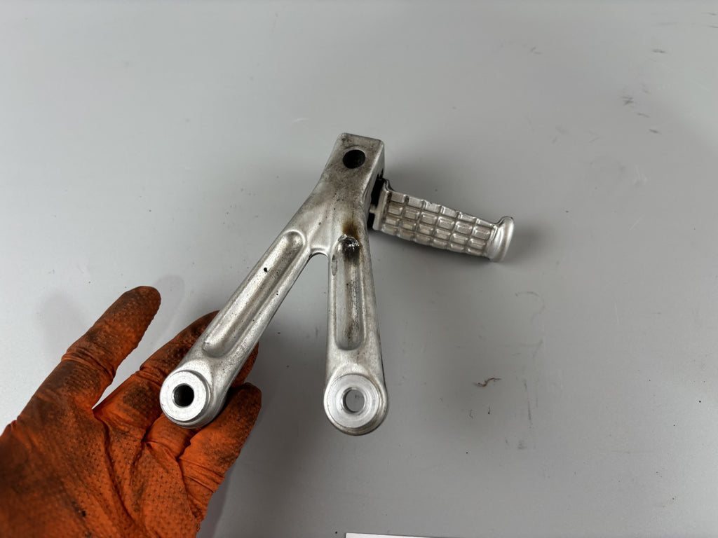 Triumph Daytona 955 T 595 Soziusfußraste Fußraste Foot Hangers links left