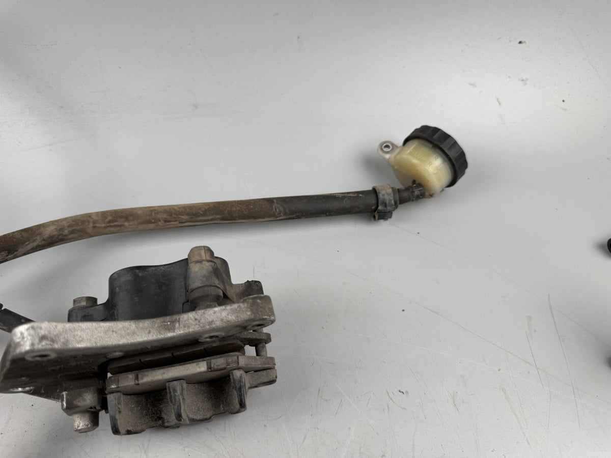 Honda VFR750 F RC36/1 Bremsanlage Brake Bremse hinten back Sattel Pumpe