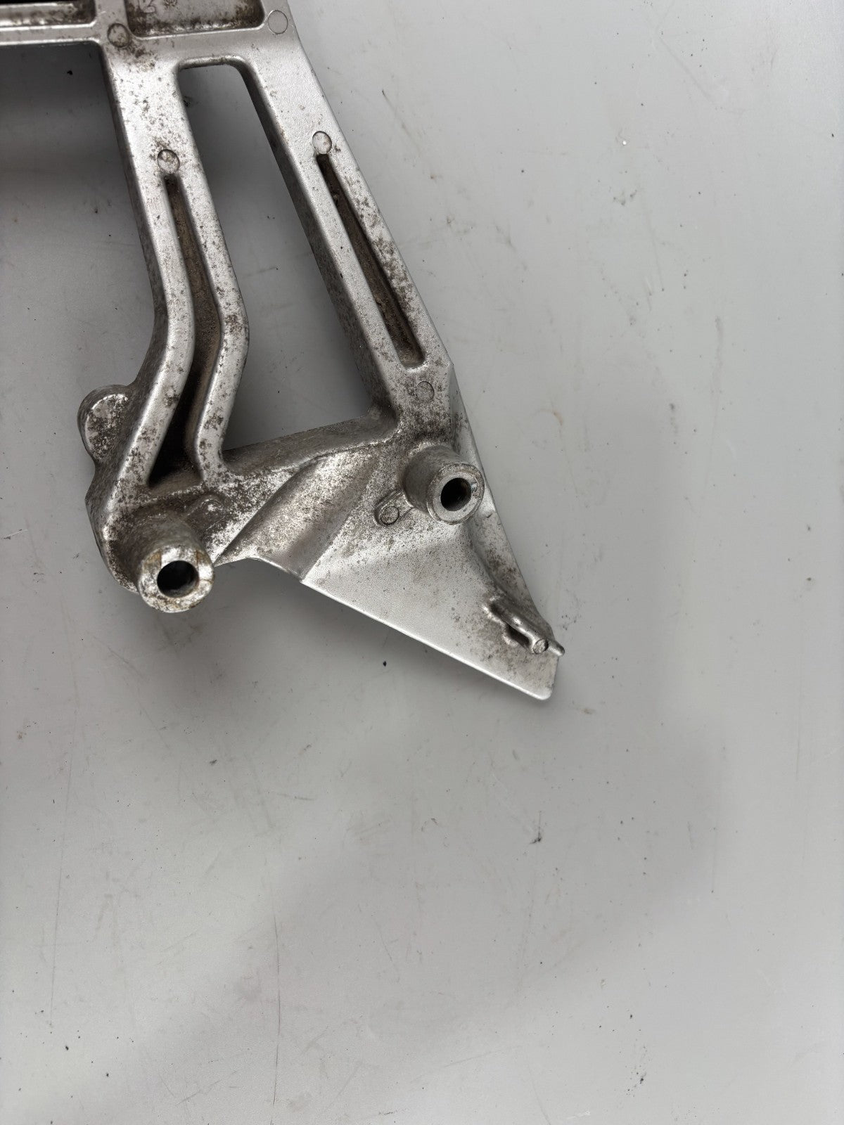 Suzuki DR 800 S DR BIG SR43 A/B Soziusfußraste Beifahrerfußraste Hanger rechts