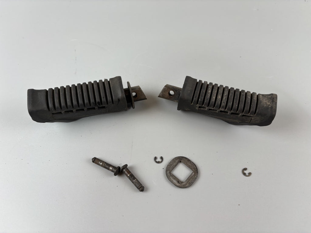 Suzuki GS 500 EU GM51B Soziusfußrasten Beifahrer Steps Hangers