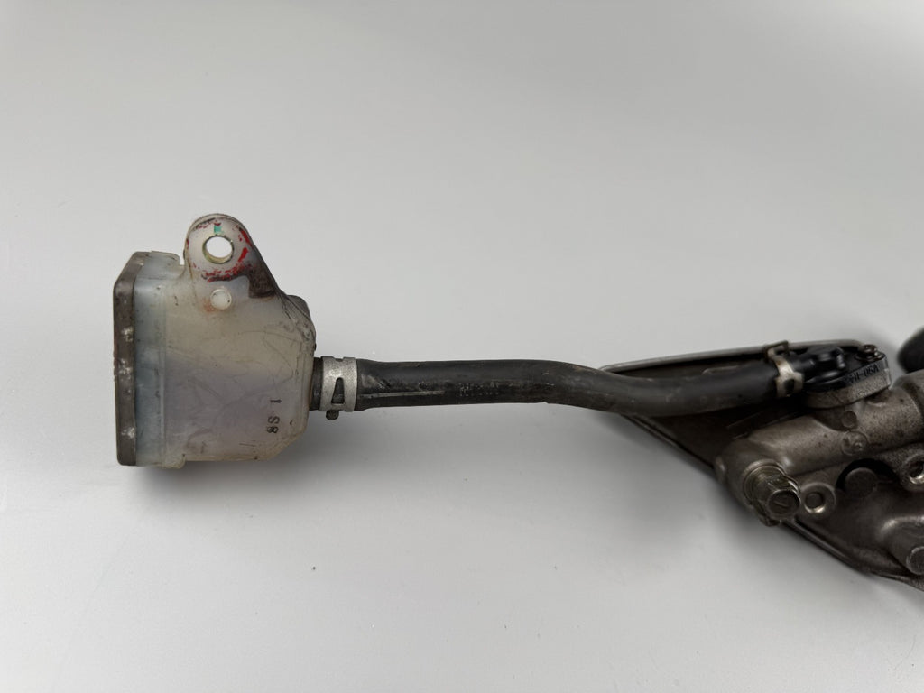 Suzuki GSF600 GN77B Bremspedal Bremspumpe Fußraste rechts right Behälter Brake