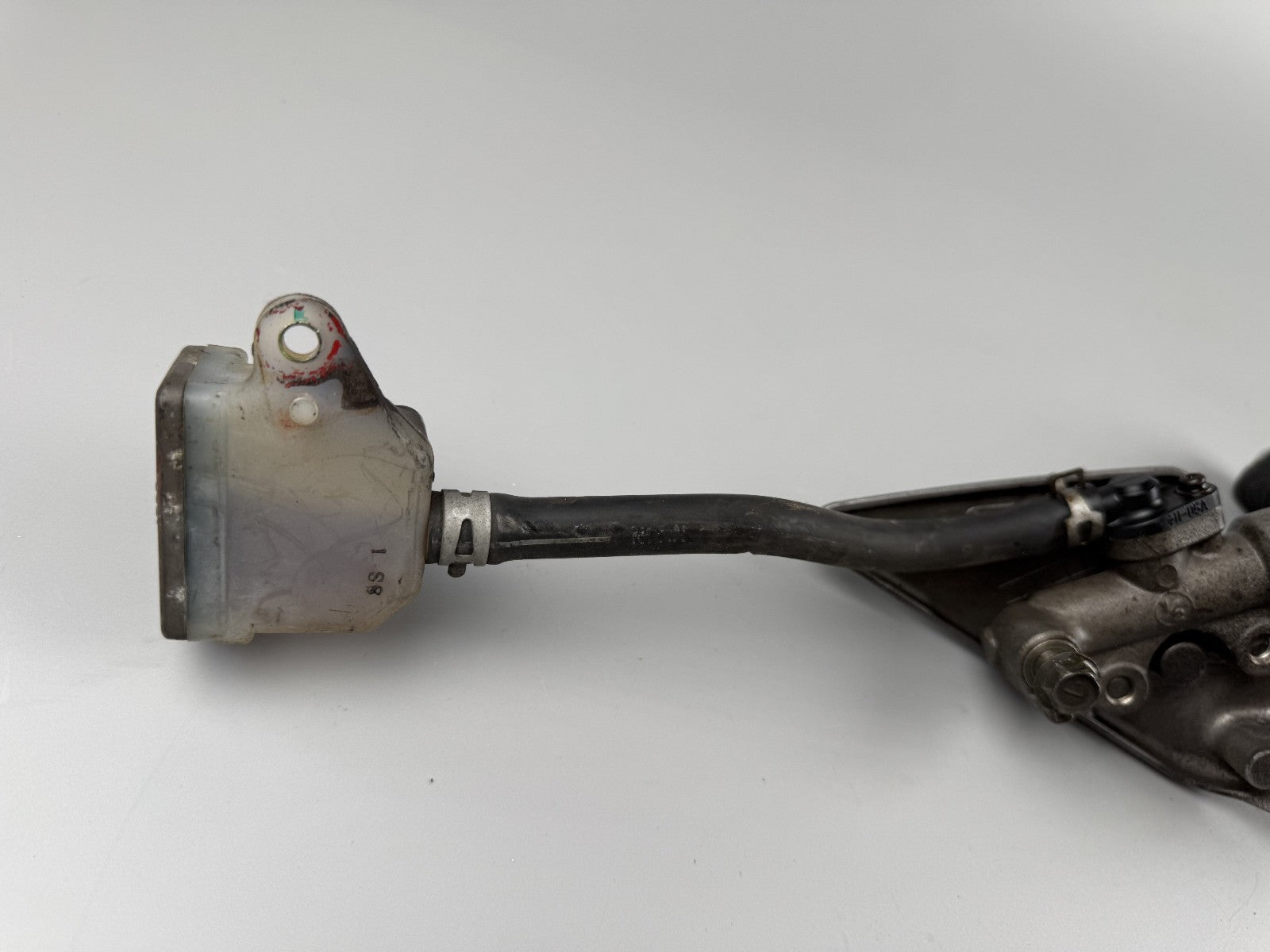 Suzuki GSF600 GN77B Bremspedal Bremspumpe Fußraste rechts right Behälter Brake