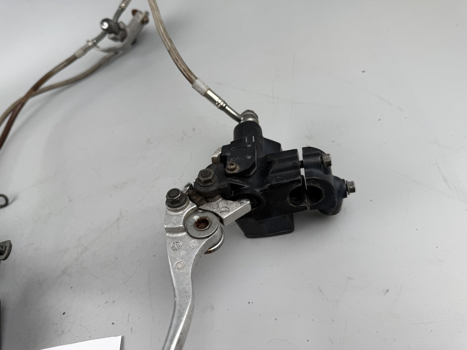 Suzuki GSX750 AE Inazuma Bremse Bremsanlage Brake Sattel Pumpe vorn front