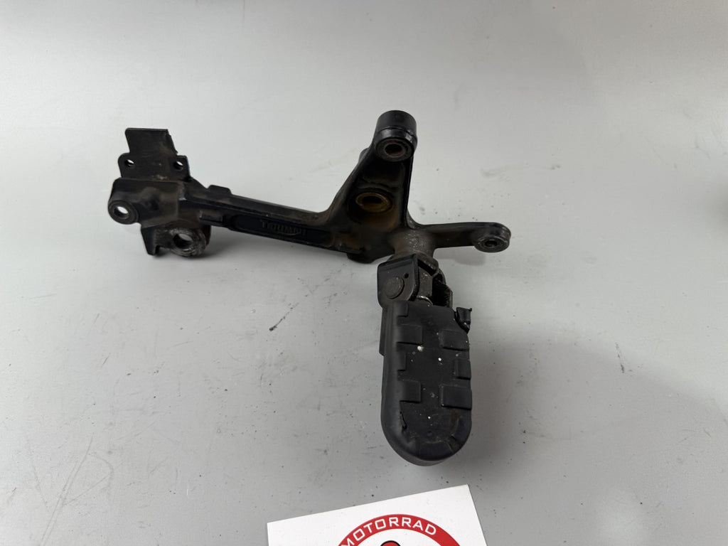 Triumph Tiger 900 T400 Fußraste Foot Hangers Step Fahrerfahrer links left vorne