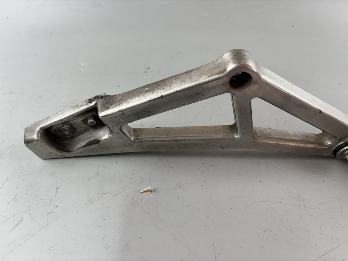 Honda CBX 650 E RC13 Fußraste Fußrastenhalteplatte Hanger Step links left