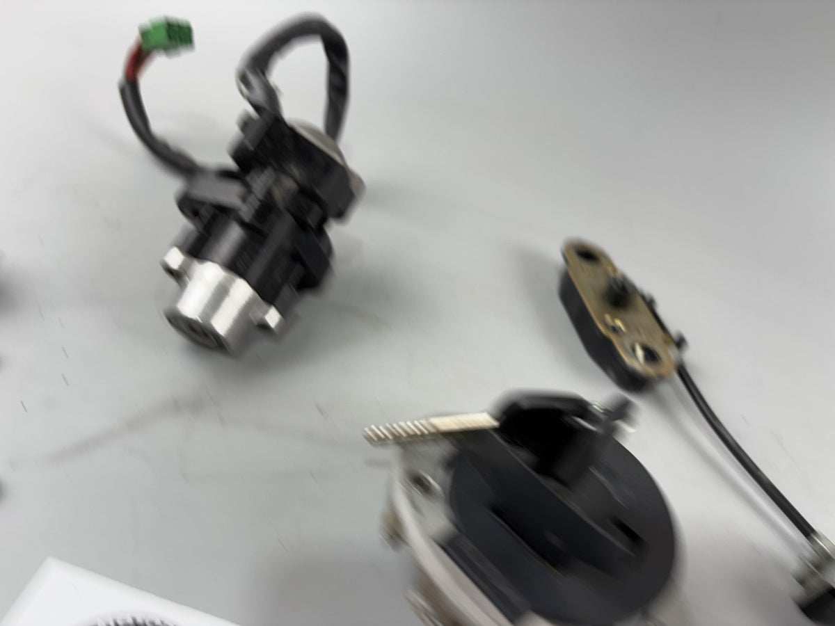 Suzuki GSX 750 F AK11 Schlosssatz Key Lock Zündschloss Tankschloss