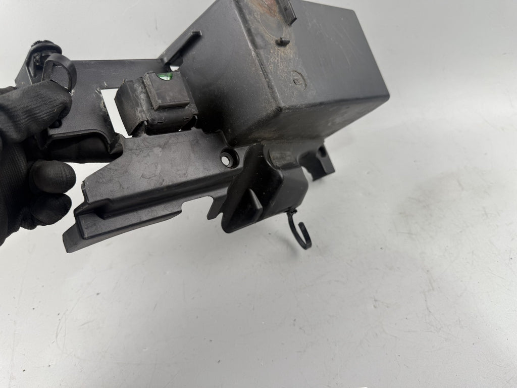Kawasaki ER 6 N ER650A Batteriekasten Batteriefach Batteriehalter Holder