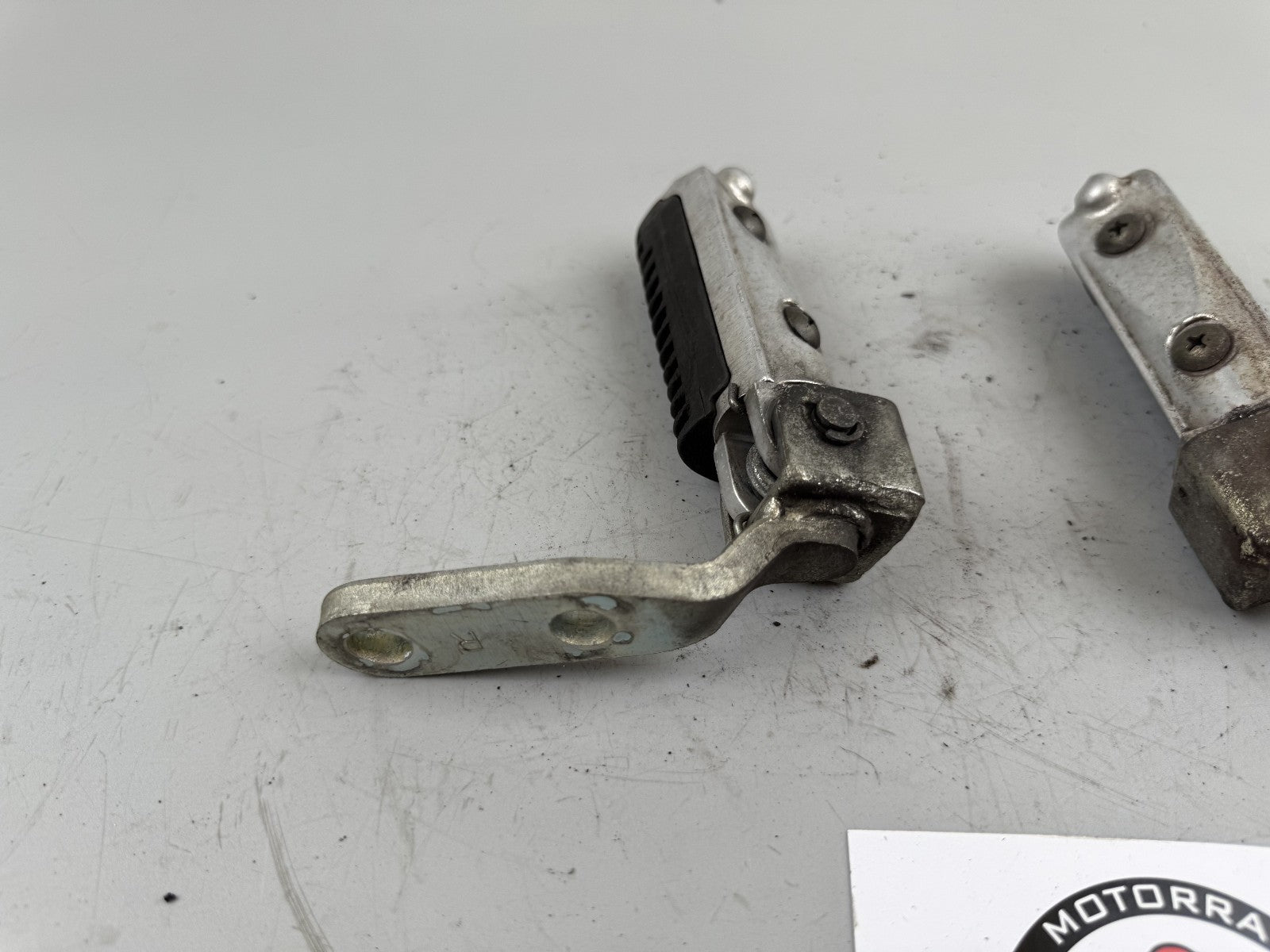 Suzuki GSX750 AE Inazuma Fußrasten Footsteps vorne Front Hangers