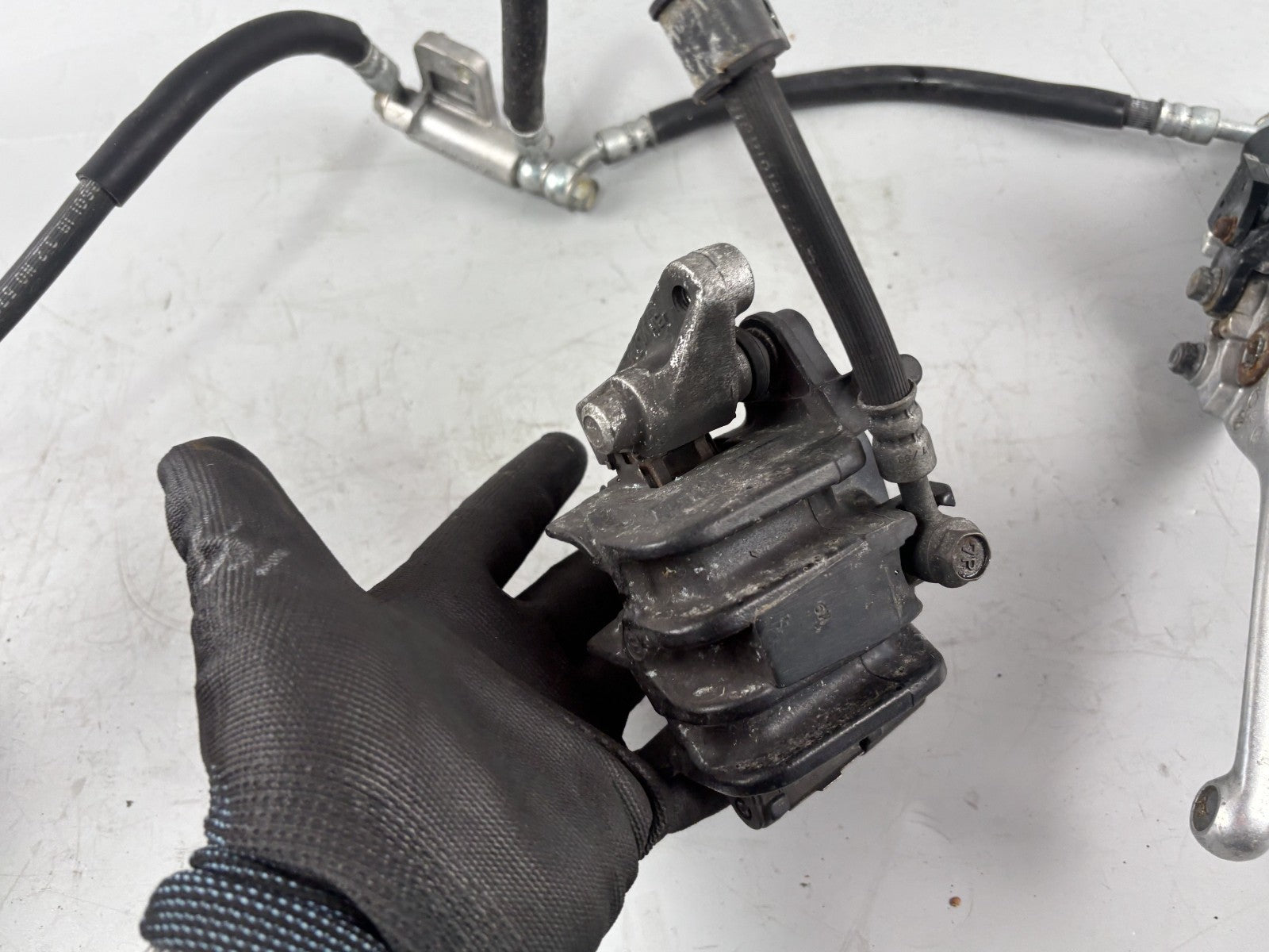 Suzuki RF 600 R GN76A Bremsanlage Bremse Brake Sattel Pumpe vorne front