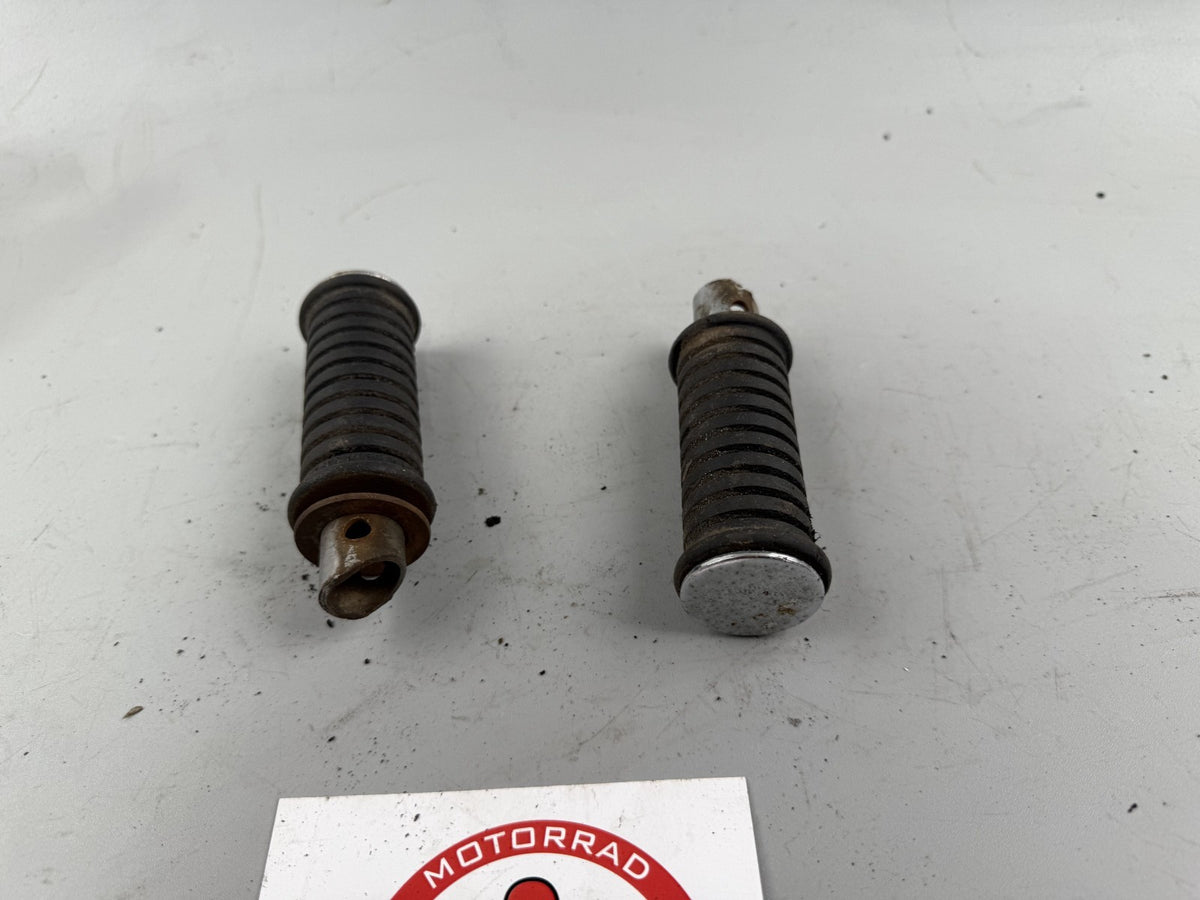 Suzuki GN250 NJ42A Fußraste Foot Hangers Step Soziusfußraste back hinten