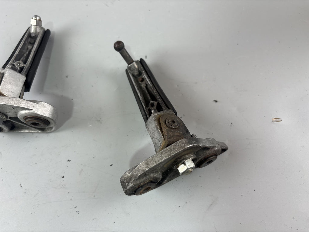 Yamaha TDM 850 3VD Fußrasten vorne front Foot Steps Hangers