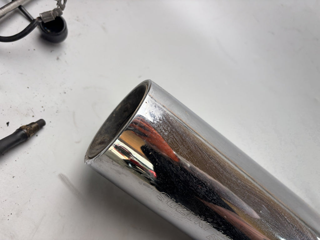 Suzuki VX 800 VS51B Auspuffanlage Auspuff Krümmer Exhaust Downpipe links left