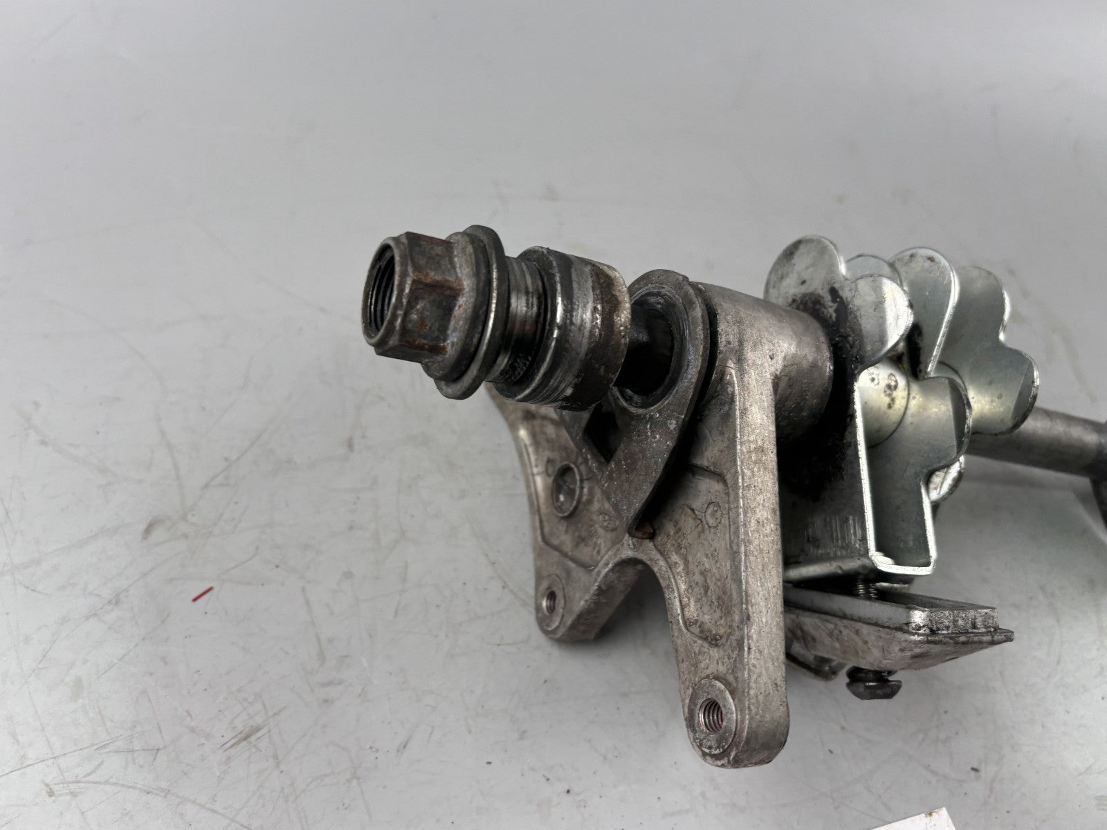 Suzuki RF 600 R GN76A Achse Hinterradachse Kettenspanner Antrieb Hinterrad