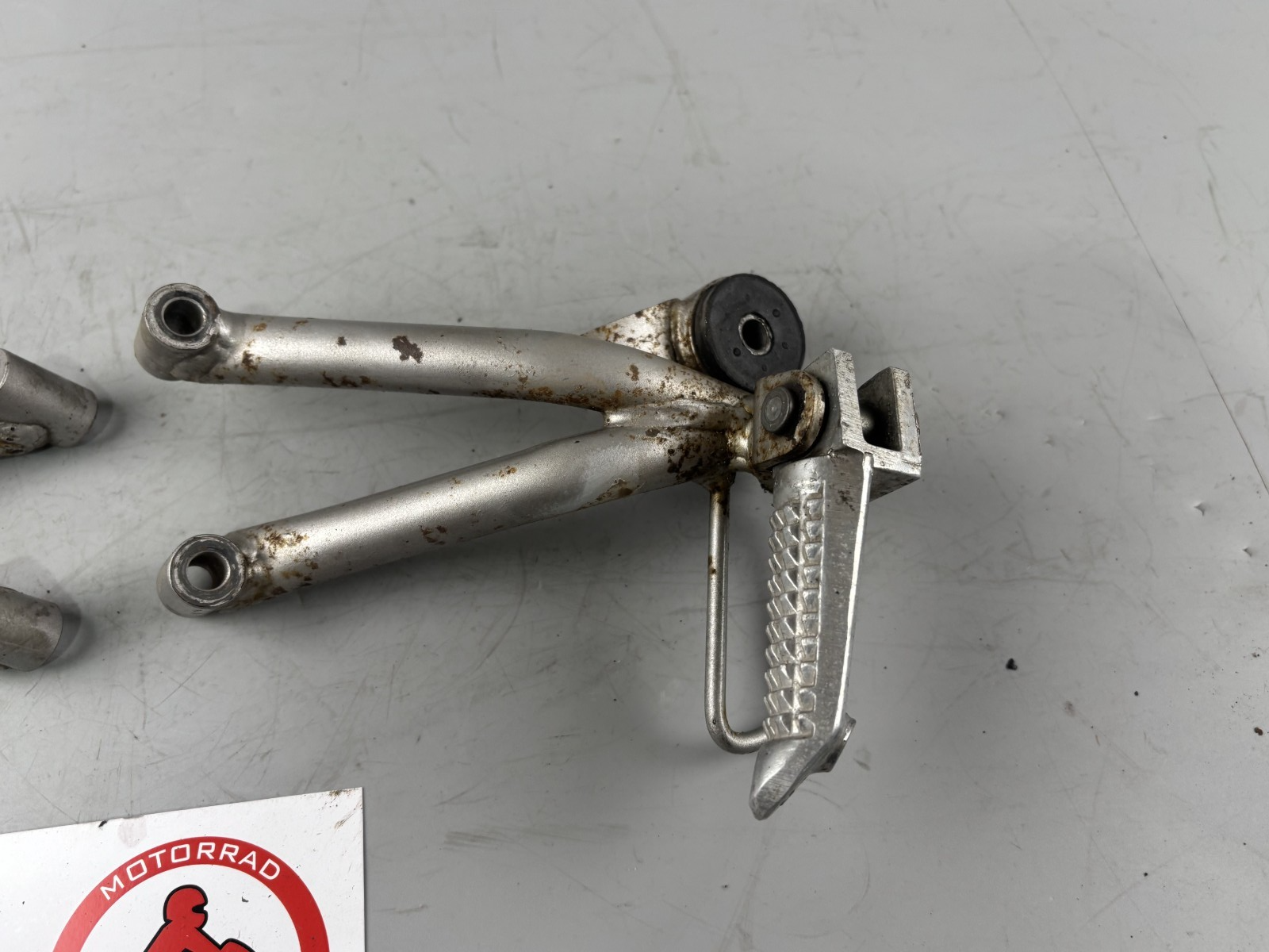 Suzuki RF 600 R GN76A Soziusfußraste Beifahrerfußraste Foot Step Hanger