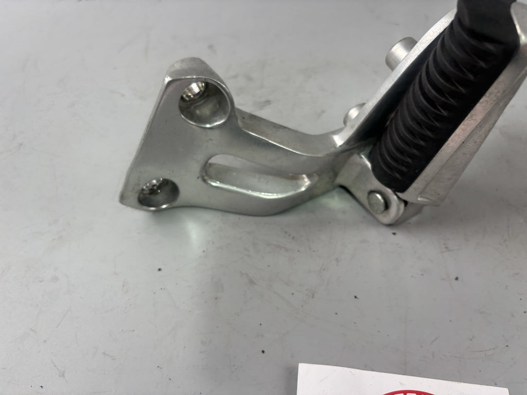 Yamaha XJ 900 Diversion 4KM Fußraste Sozius Beifahrer hinten Foot Step links