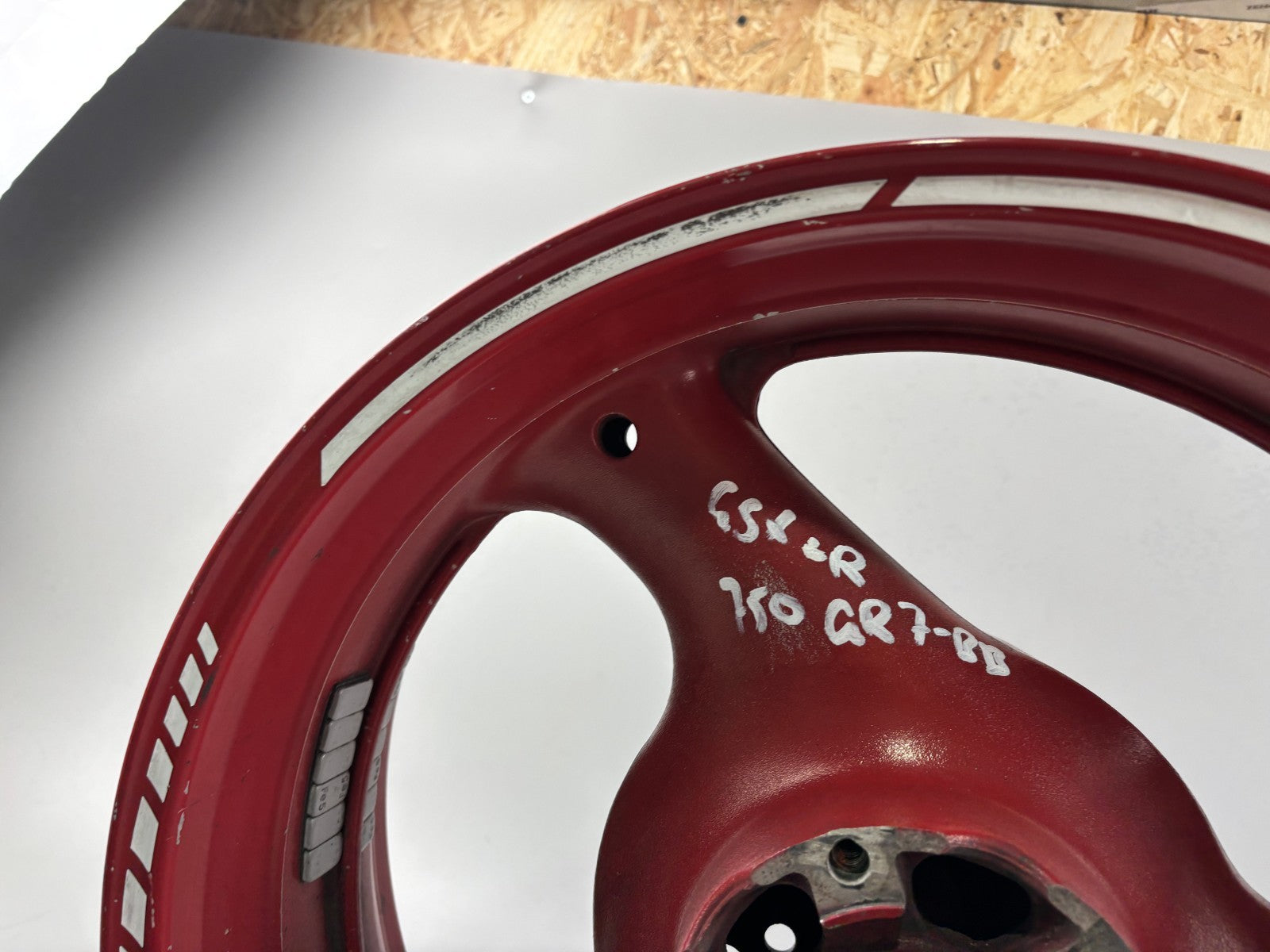 Suzuki GSX-R 750 W GR7BB Hinterradfelge Felge Rim Rad hinten back Reifen