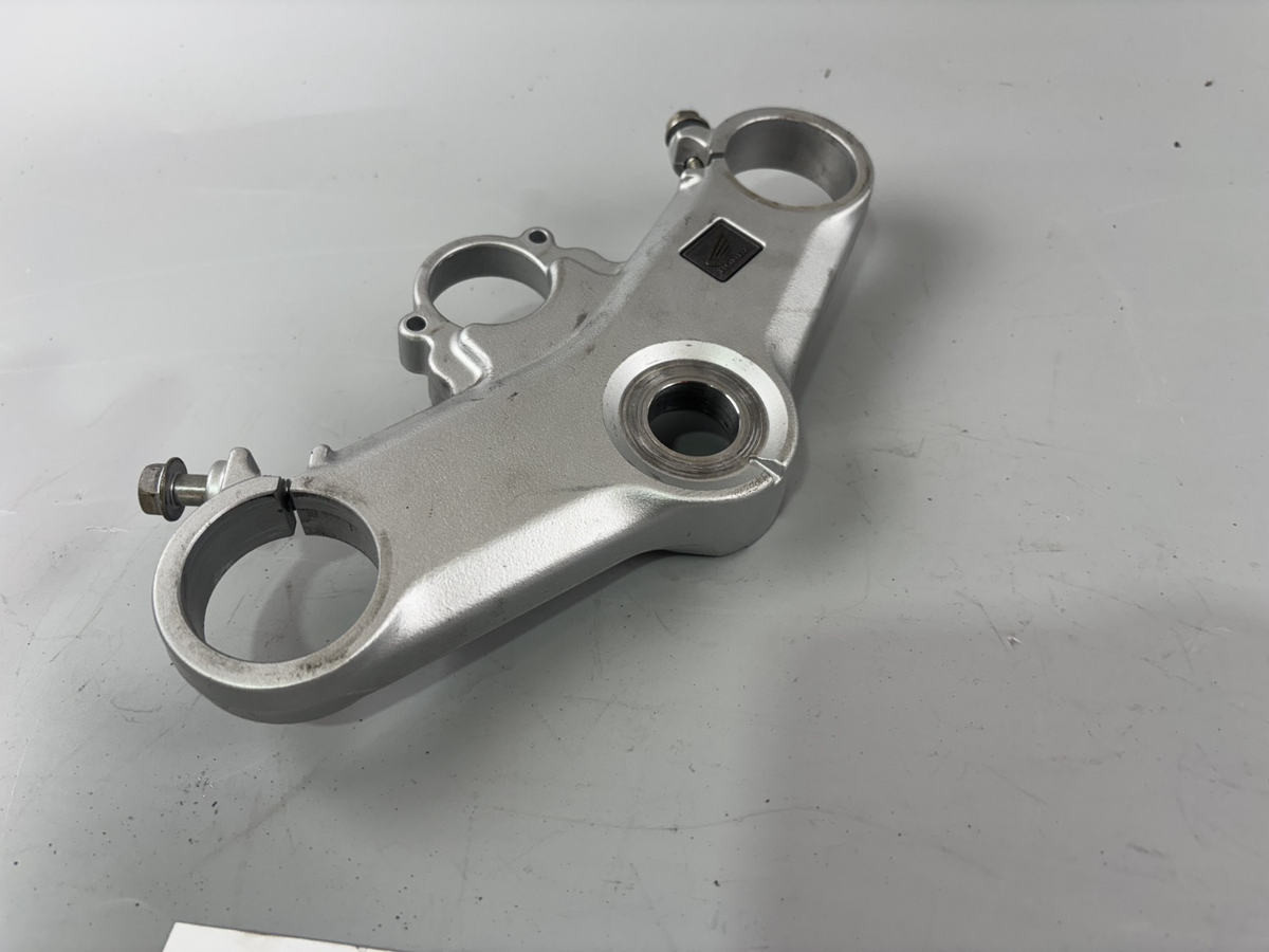 Honda VFR800 RC46/2 VTEC Gabelbrücke bridge obere Halterung