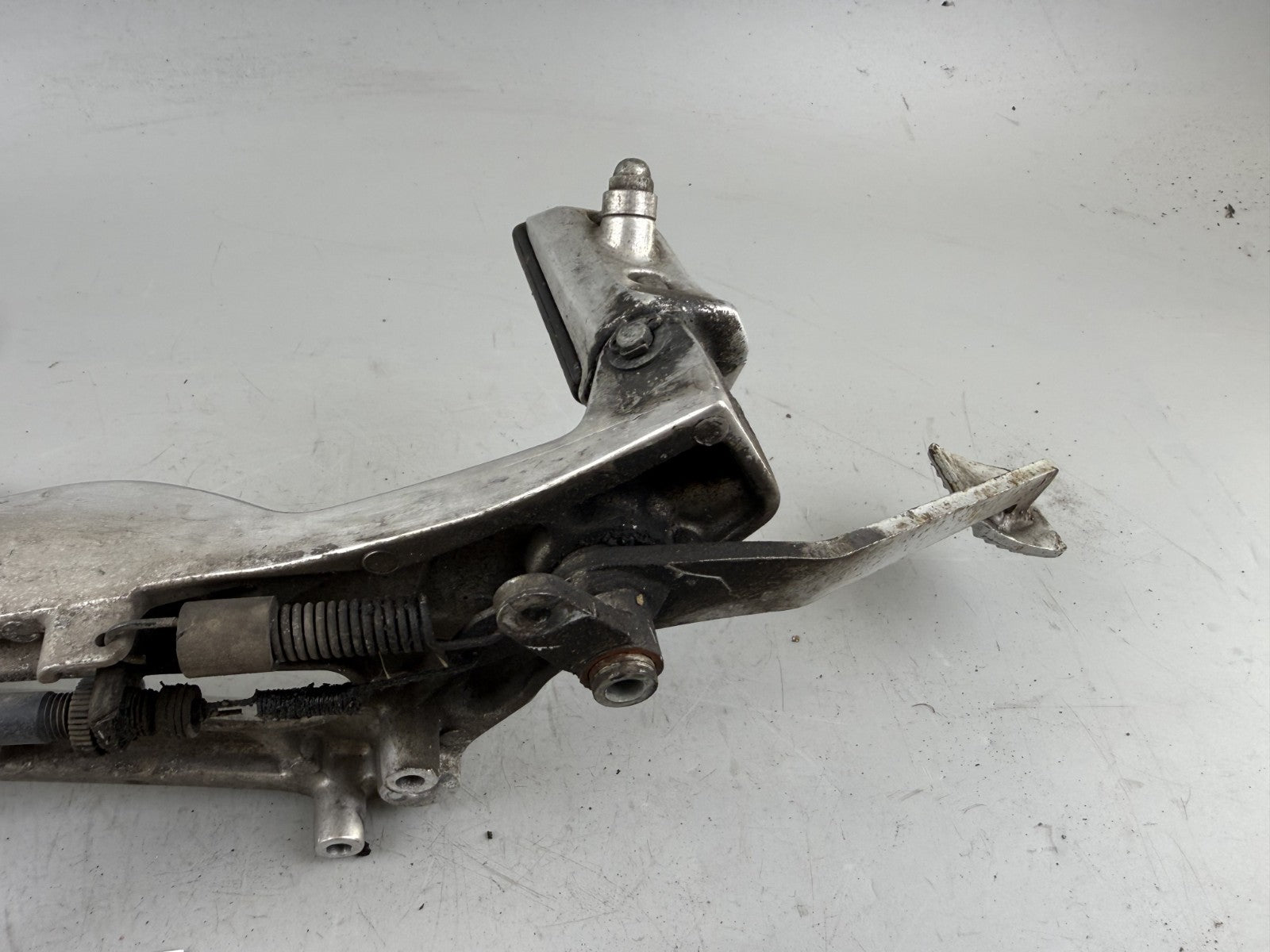 Honda NT650V Deauville RC47 Fußrastenanlage Foot Step Hangers Pedal Fußraste