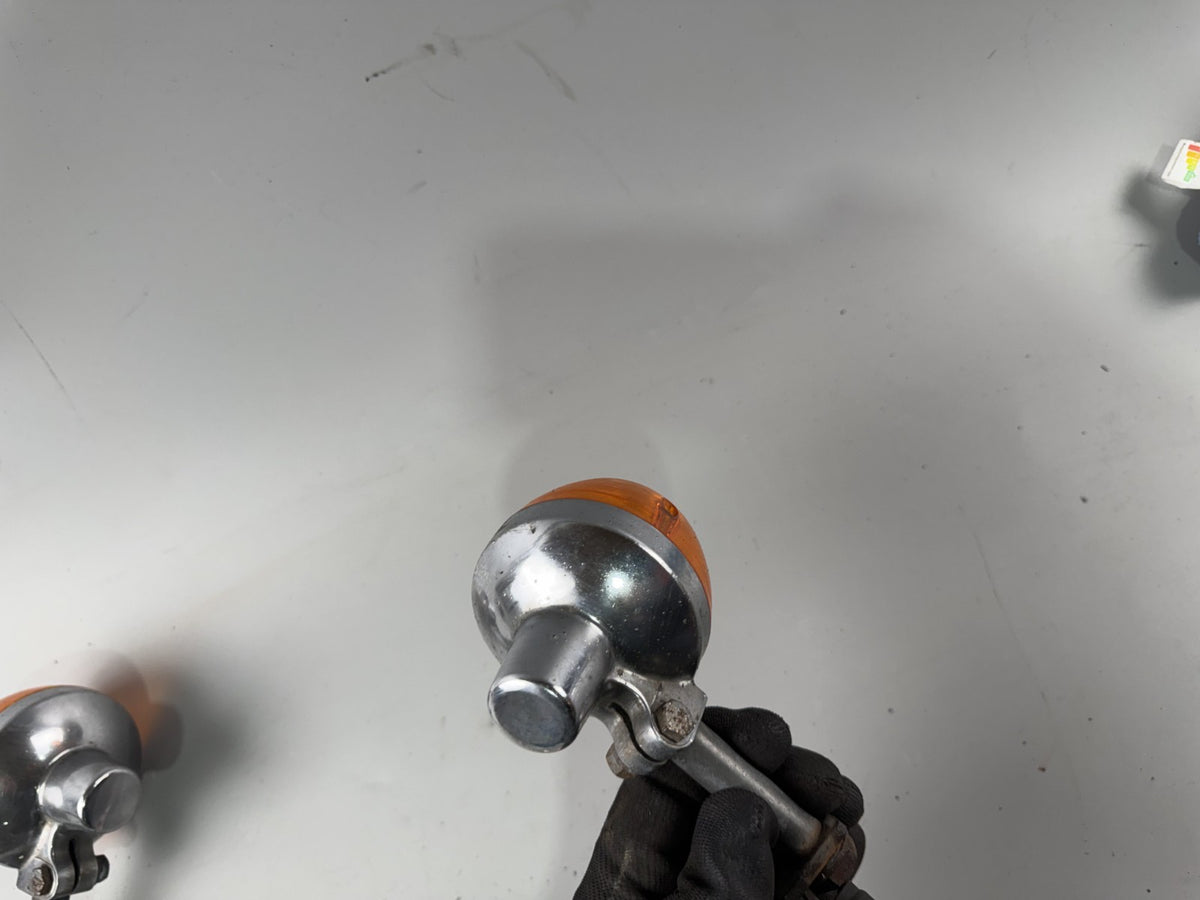 Honda CX500 Güllepumpe Blinker turn Signal Holder Halterung Blinkerpaar