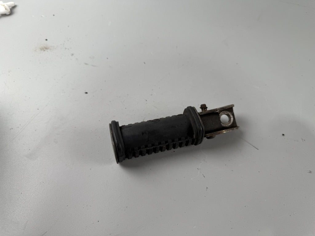 Yamaha XS 400 12E Fußraste Soziusfußraste Foot Step Hangers left links