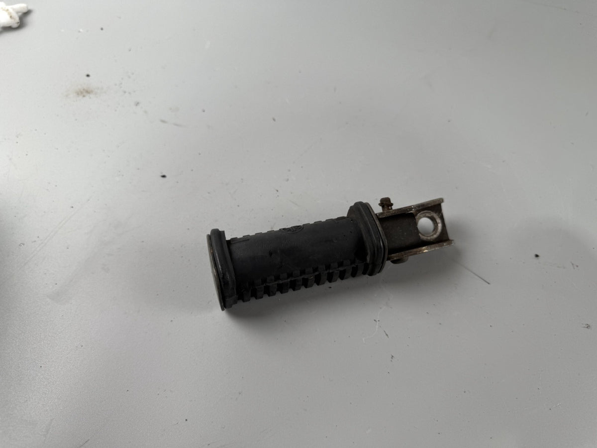 Yamaha XS 400 12E Fußraste Soziusfußraste Foot Step Hangers left links