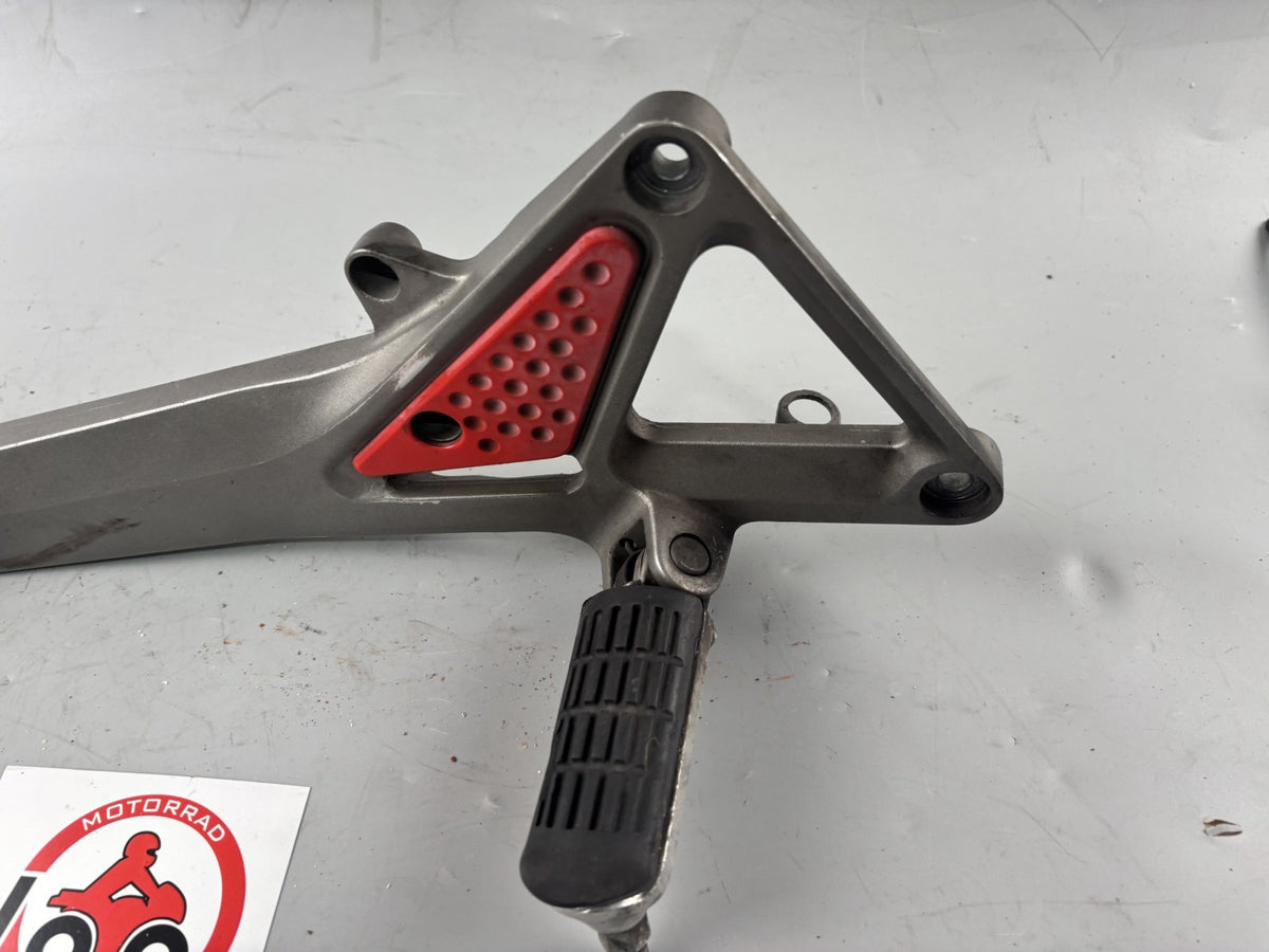 Honda CB 600 F Hornet PC34 Fußrastenanlage Fußraste Foot Step Hangers rechts