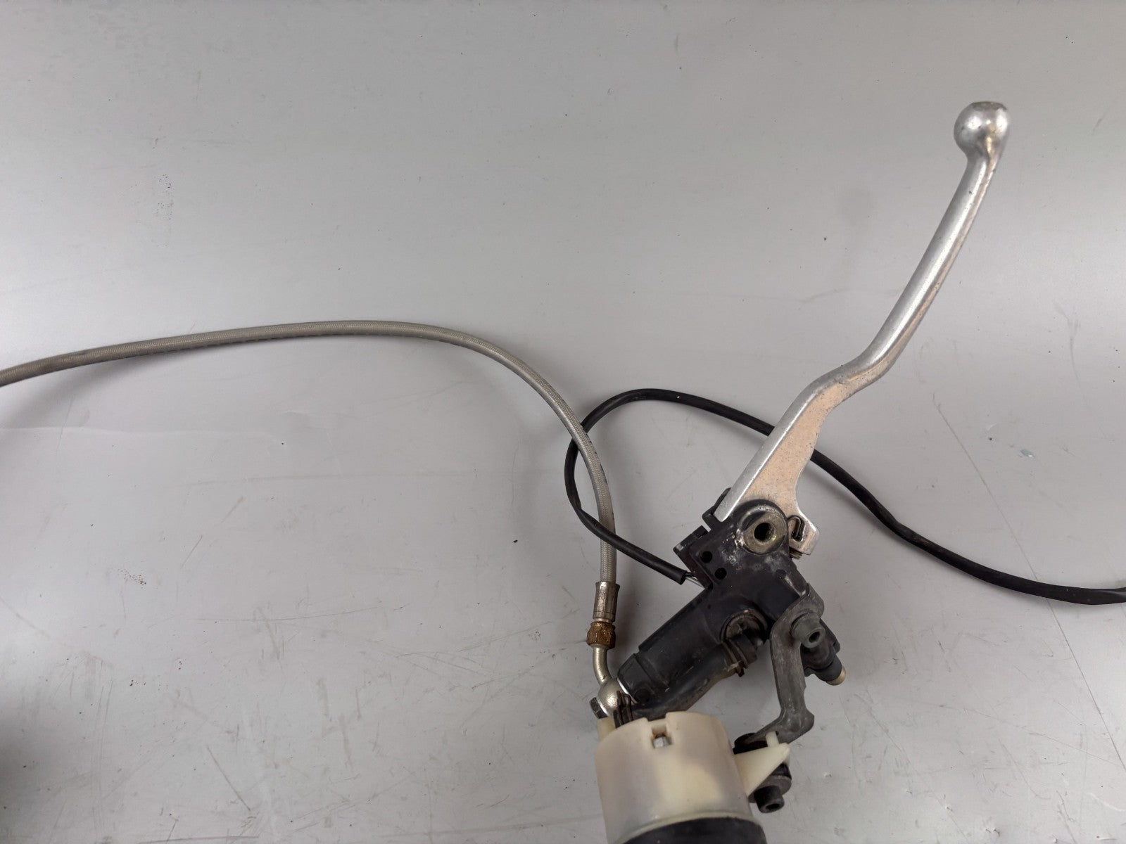 Yamaha SZR 660 Belgarda 4SU Bremse Bremsanlage vorne front Sattel Pumpe Leitung