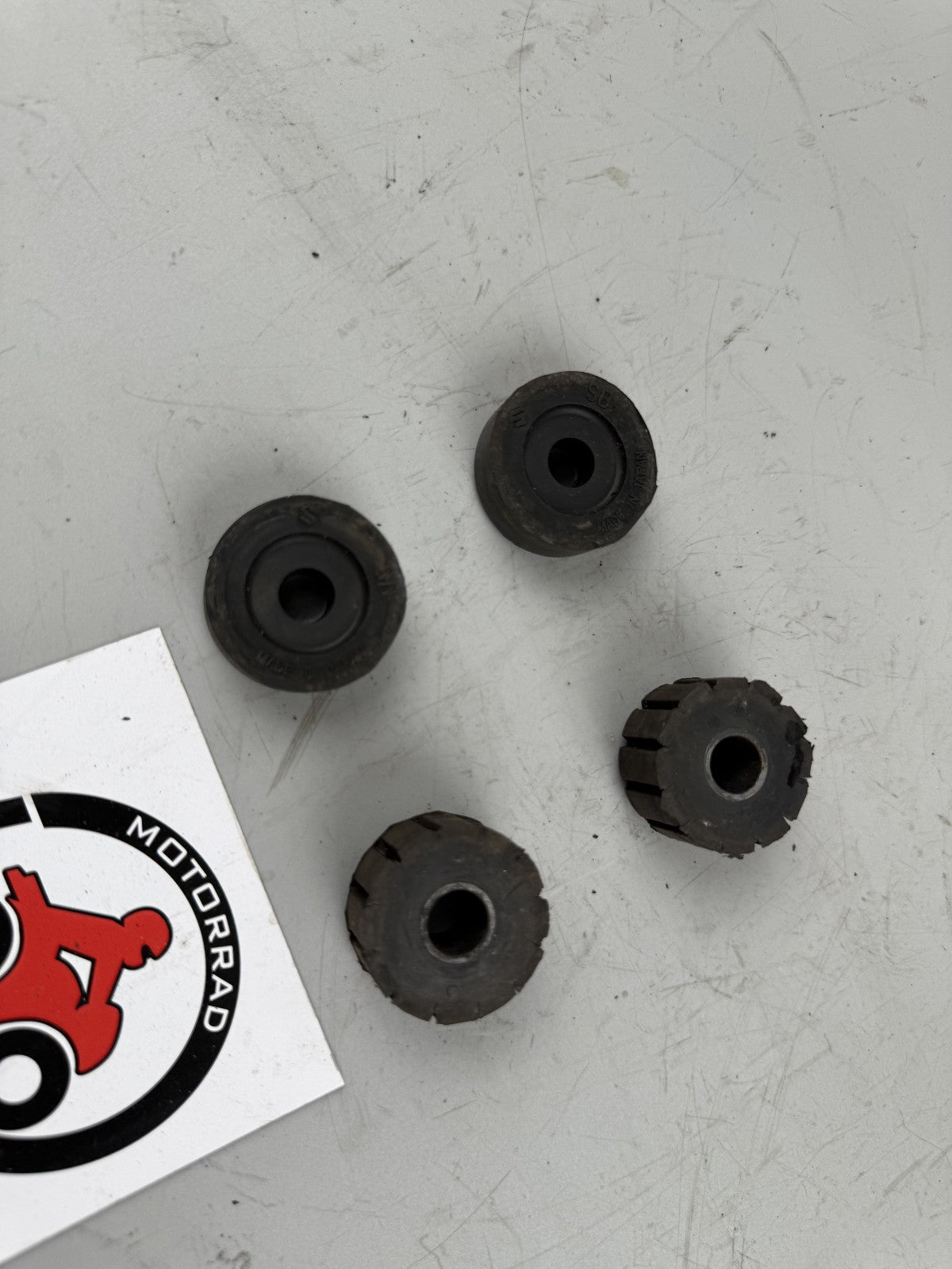 Honda XL350 R ND03 Gummi  Motor Halterung Bolzen Gummi Bezüge Kappen