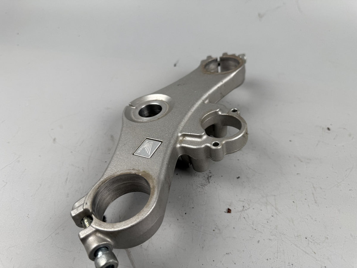 Honda VFR800 RC46 FI obere Gabelbrücke Birdge Gabel Front Halterung