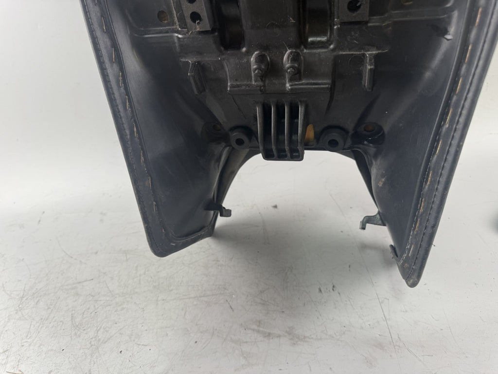 Honda CBF 600 S PC38 Fahrersitz Driver Seat Sitzbank front vorne Kissen Polster
