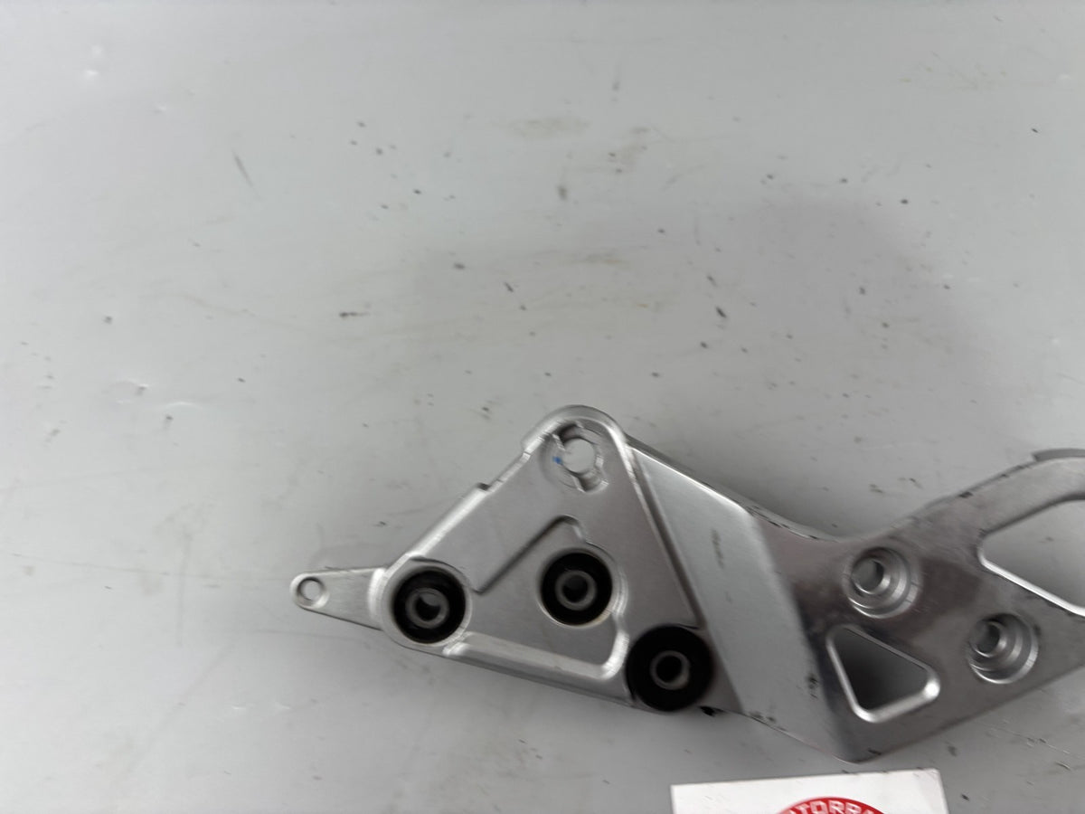 Suzuki GSX 650 F FA WVCJ Fußrastenhalteplatte Foot Step rechts right