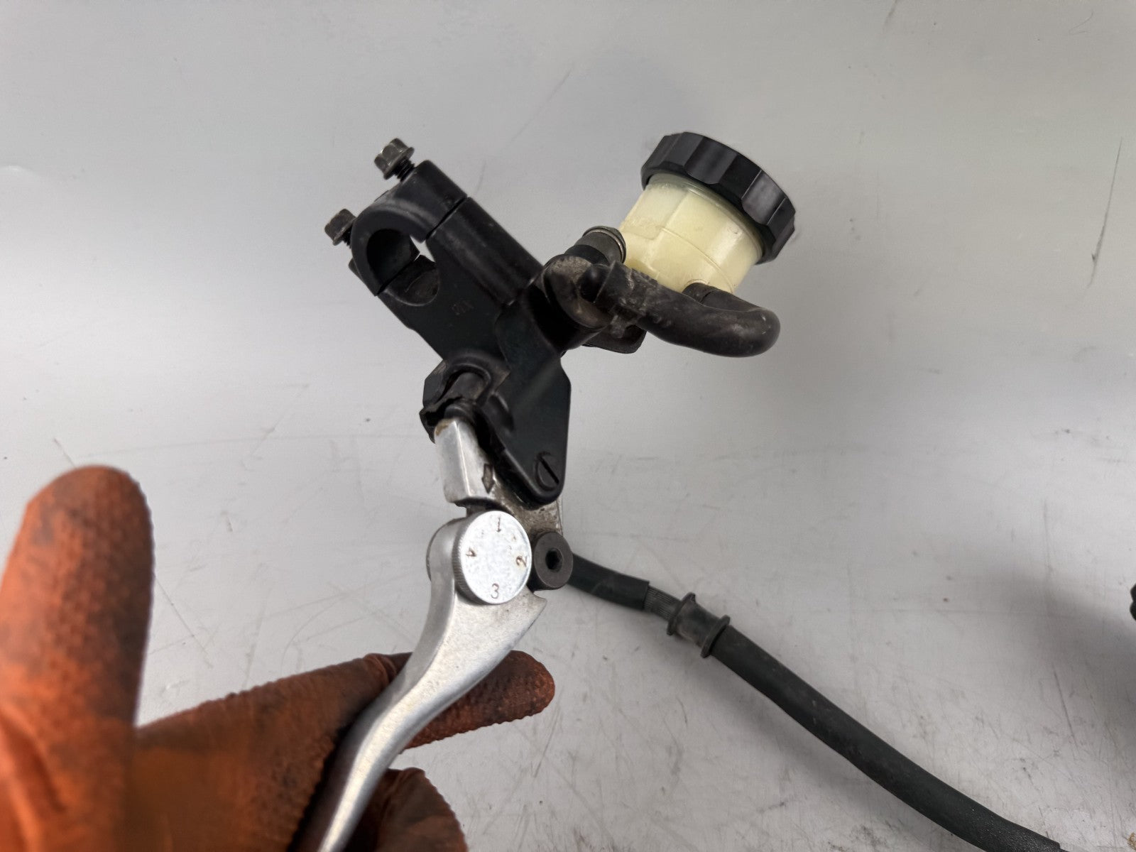 Suzuki GSX-R 600 SRAD AD 97-00 Bremsanlage vorne front Sattel Pumpe Brake