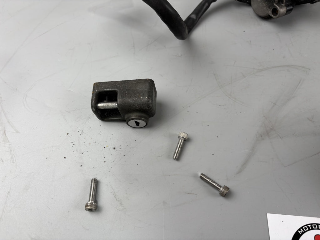 Suzuki GSX 750 F AK11 Schlosssatz Key Lock Zündschloss Tankschloss